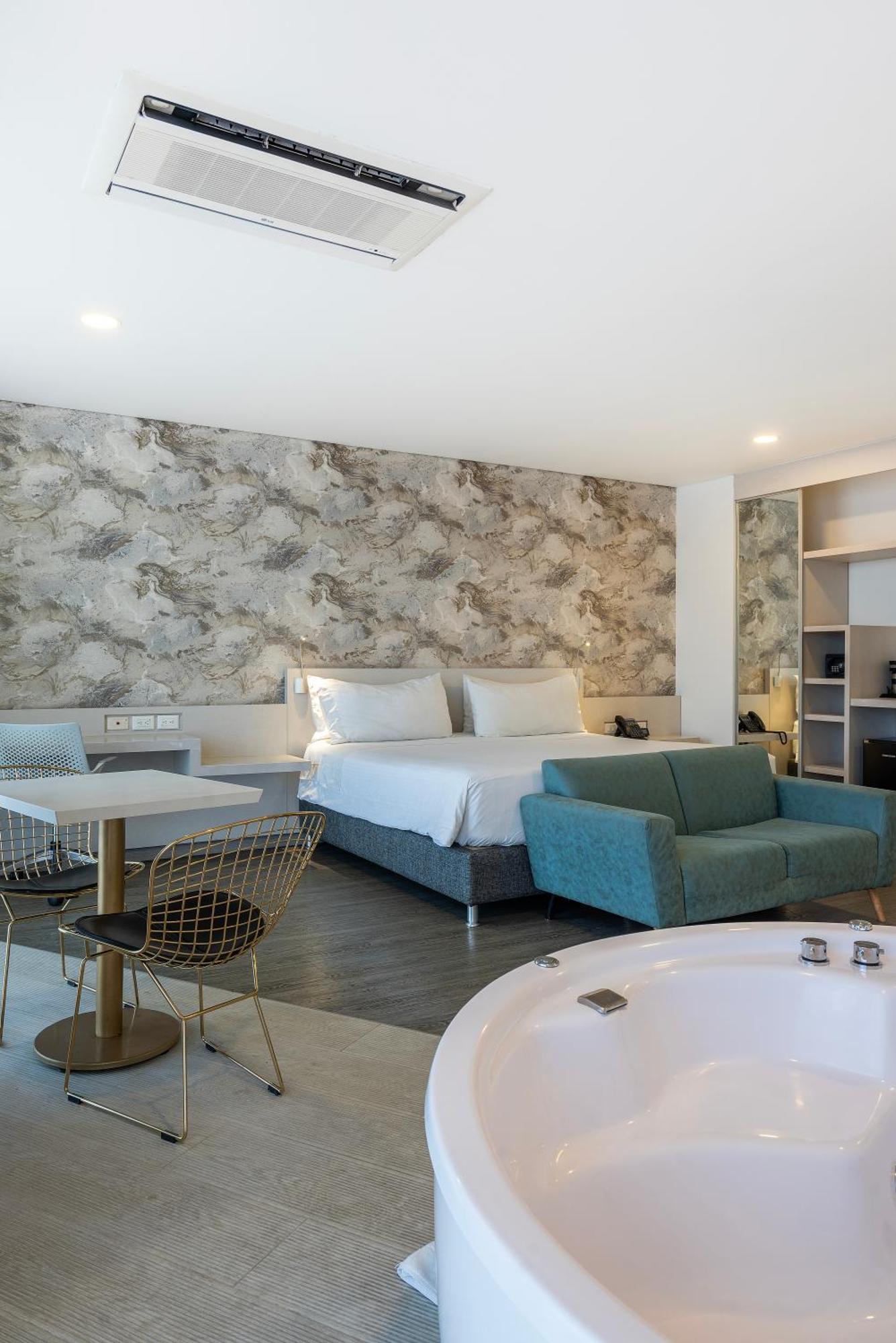 Hotel Black Tower Premium โบโกตา ภายนอก รูปภาพ